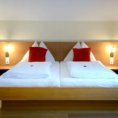 Landgasthof Buchner イン 3*